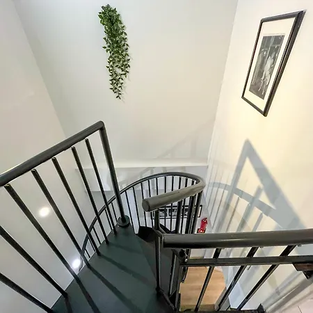 Urban Flat 55 - Atelier Marilyn Monroe Apartment